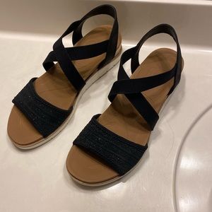 Bob raised sandal size 9